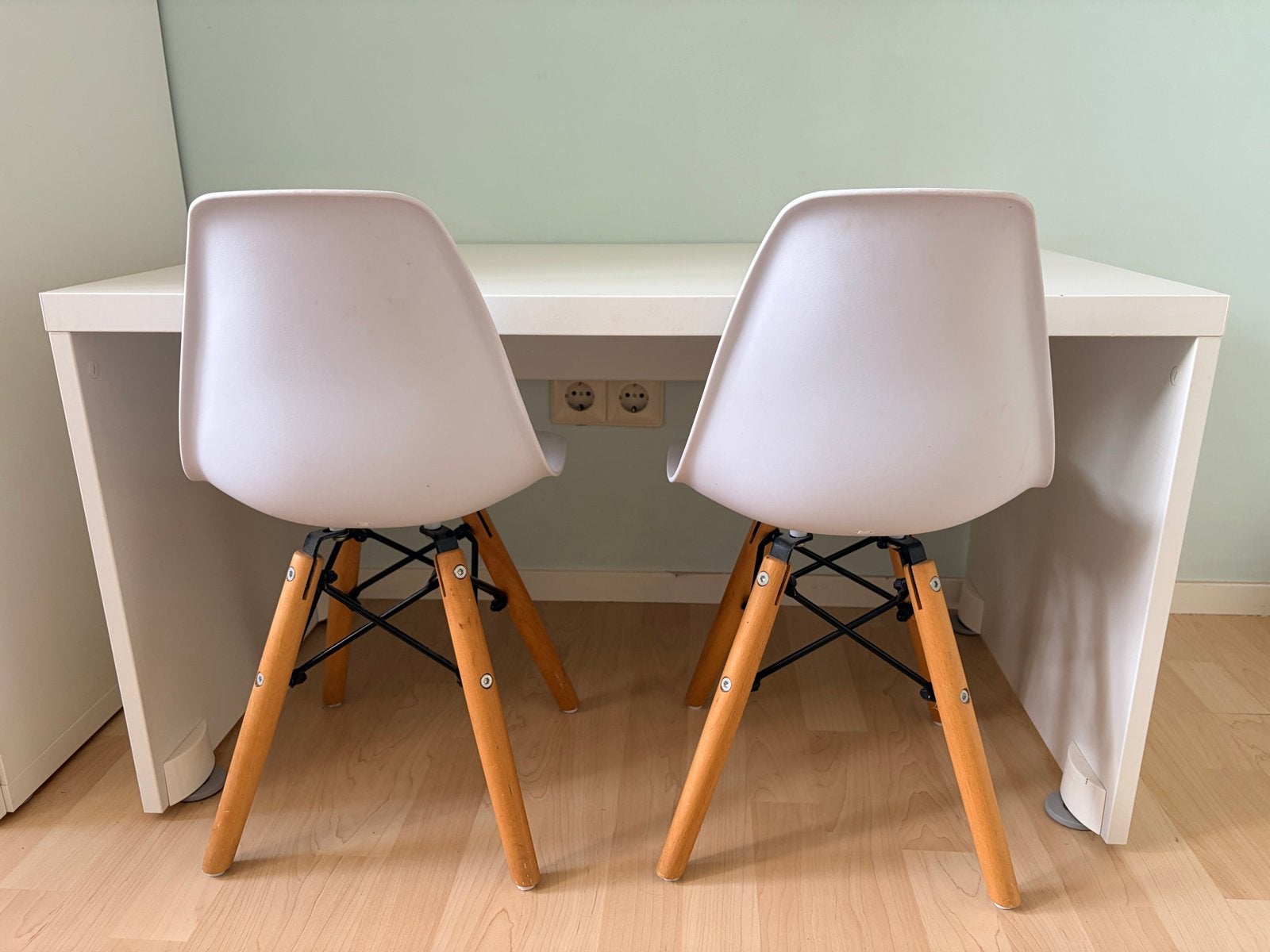 3x IKEA Småstad Kindertafel met 2 kuipstoeltjes wit, Kinderen en Baby's, Ophalen, Gebruikt, Tafel(s) en Stoel(en)