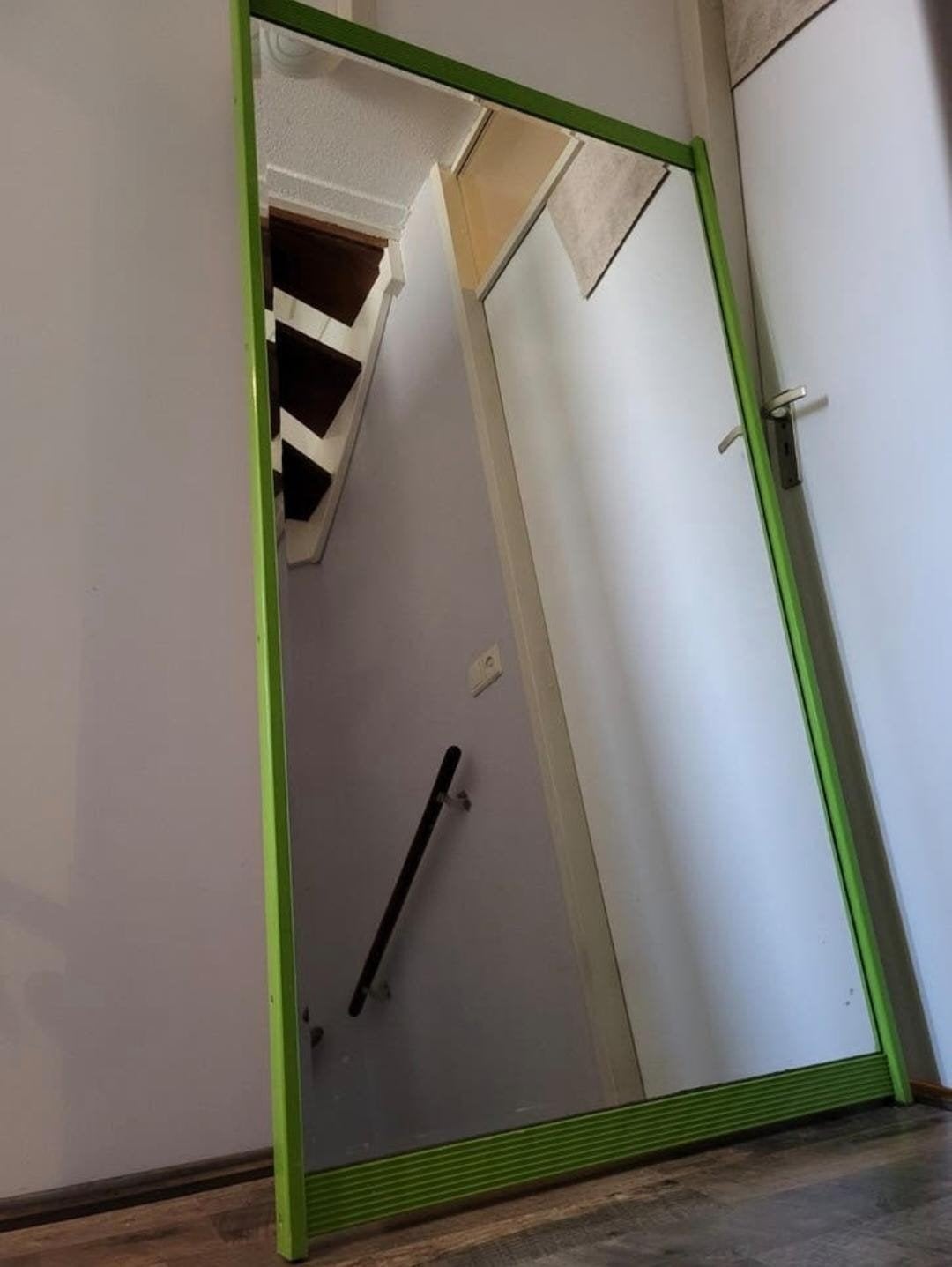 Titel:
Grote passpiegel 160 x 85 cm – groene lijst, Huis en Inrichting, Woonaccessoires | Spiegels, Ophalen, Gebruikt, 75 tot 100 cm