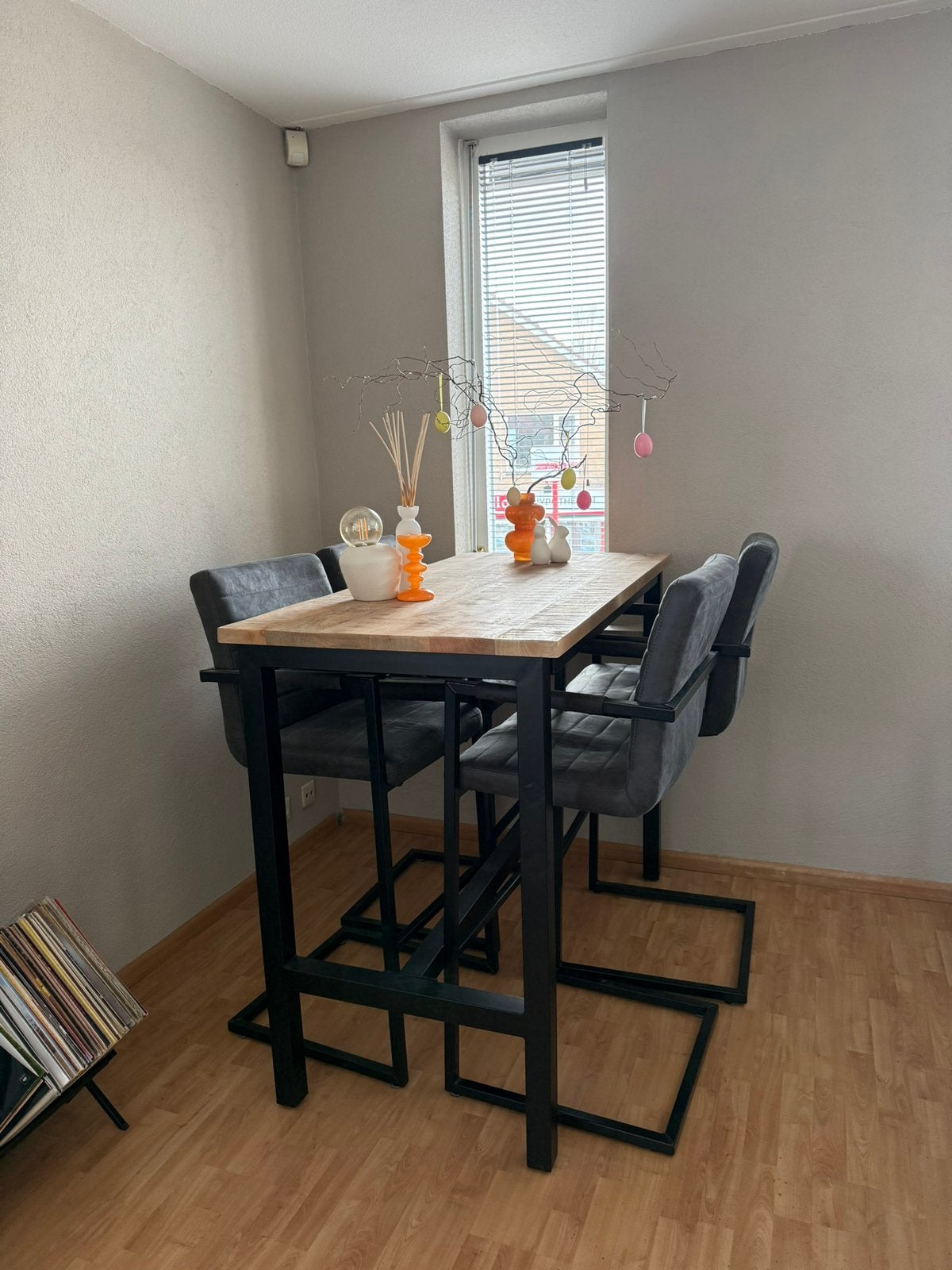 Hoge bar/eet tafel + 4 stoelen, Ophalen, Zo goed als nieuw