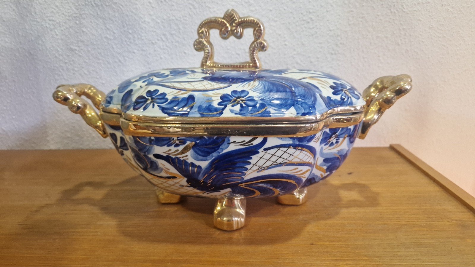 Antieke H. Bequet Quaregnon schaal met deksel, Ophalen of Verzenden