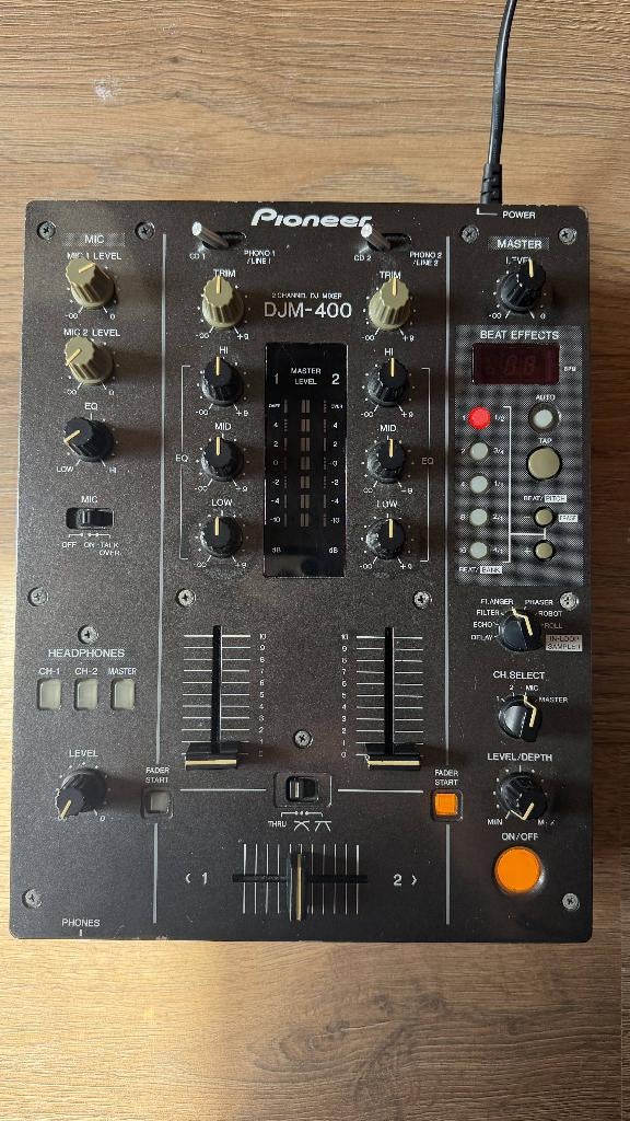 Pioneer DJM 400 mixer + Traktor Audio 2 geluidskaart, Ophalen of Verzenden, Gebruikt, Minder dan 5 kanalen