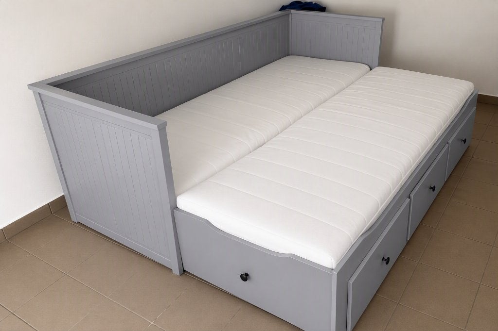 Grey IKEA Hemnes Day Bed with 3 Storage Drawers, Ophalen, Eenpersoons, Zo goed als nieuw, 200 cm