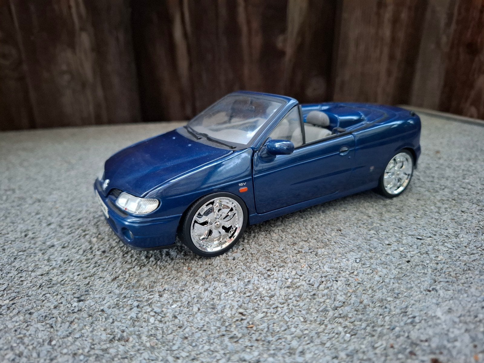 Renault megane carbrio met spinners!, Ophalen of Verzenden, Zo goed als nieuw, Auto, Welly