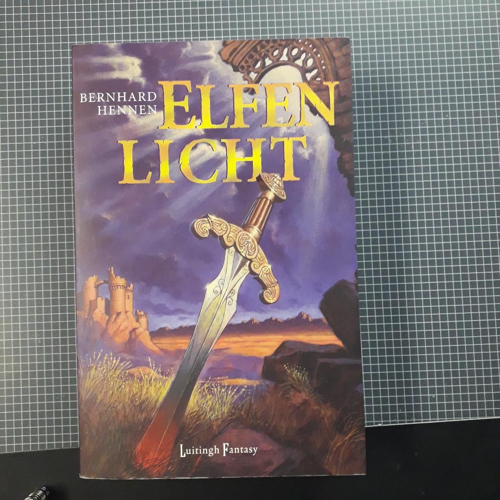Elfen licht, Ophalen of Verzenden, Gelezen, Bernhard Hennen