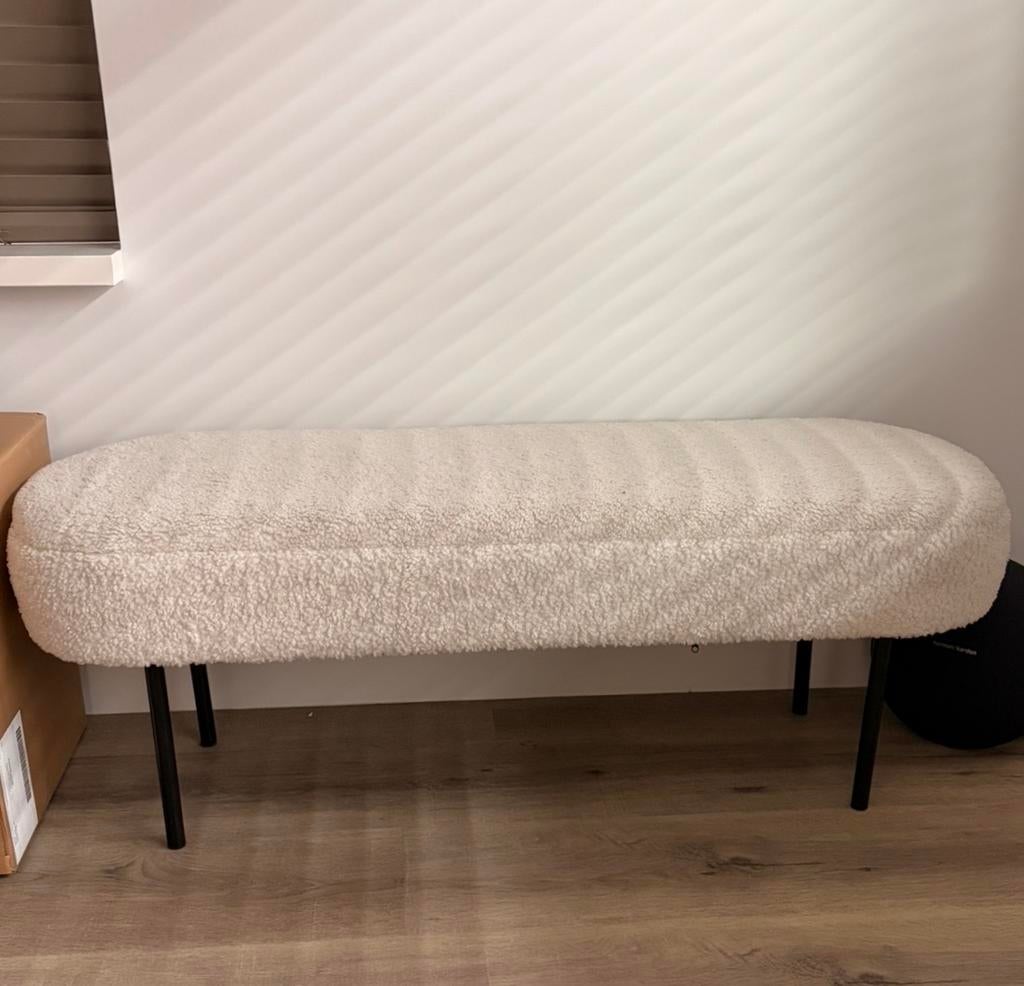 Woood teddy bankje met zwart stalen poten, Huis en Inrichting, Ophalen, Zo goed als nieuw, Overige vormen, Stof