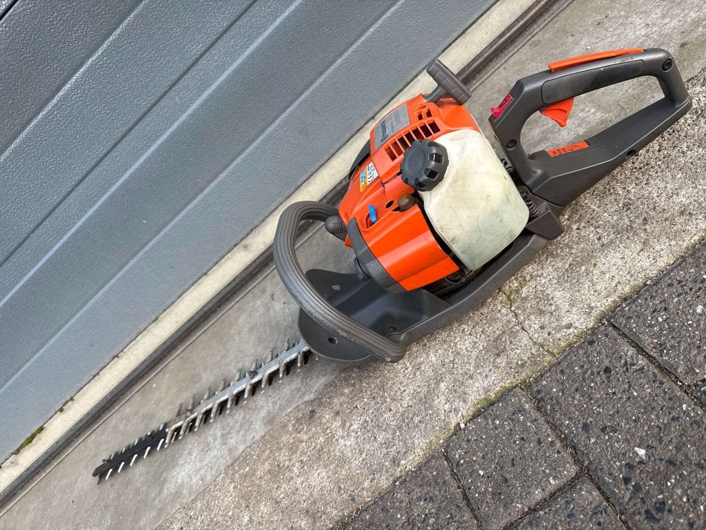 Husqvarna Heggenschaar 325HD60, Tuin en Terras, Heggenscharen, Benzine, Gebruikt, Jool-Hulstraat 20-22, 1305AC Almere, Ophalen of Verzenden
