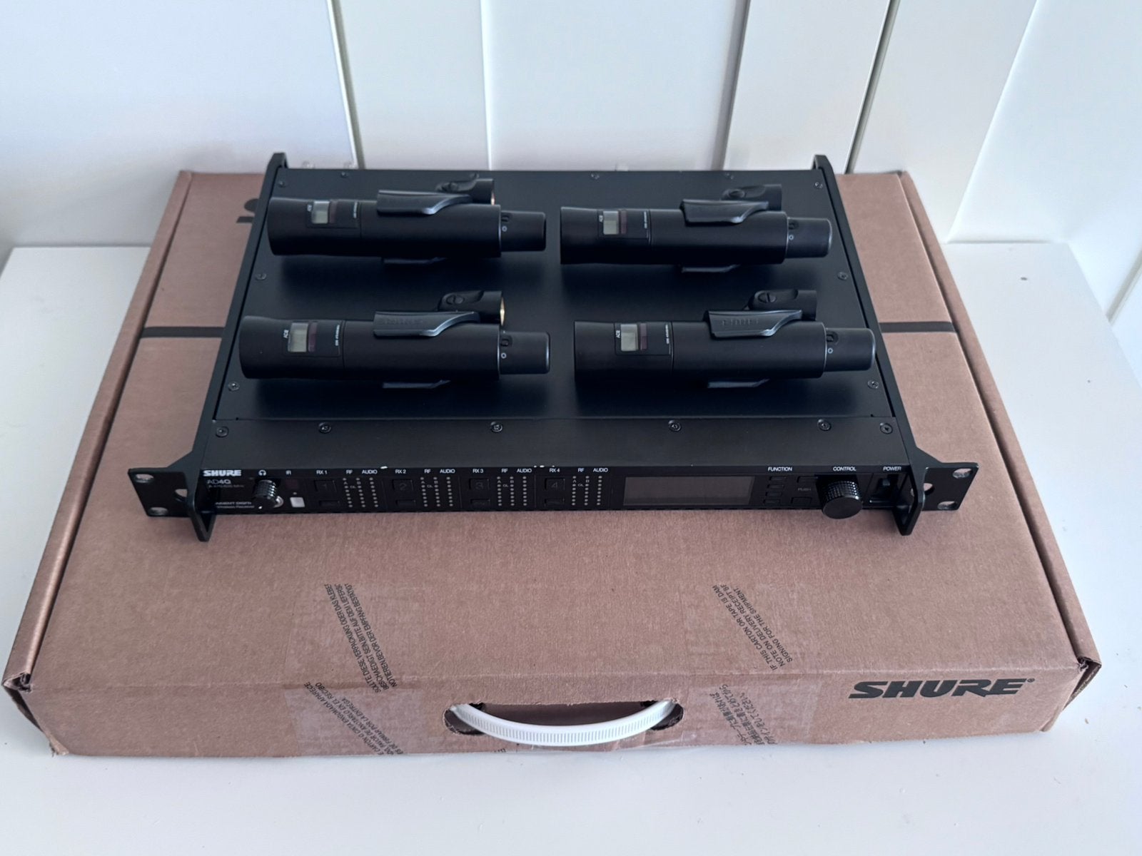 Shure Axient AD4Q 4x AD2 G56 470-636 MHz, Ophalen, Zo goed als nieuw, Zangmicrofoon