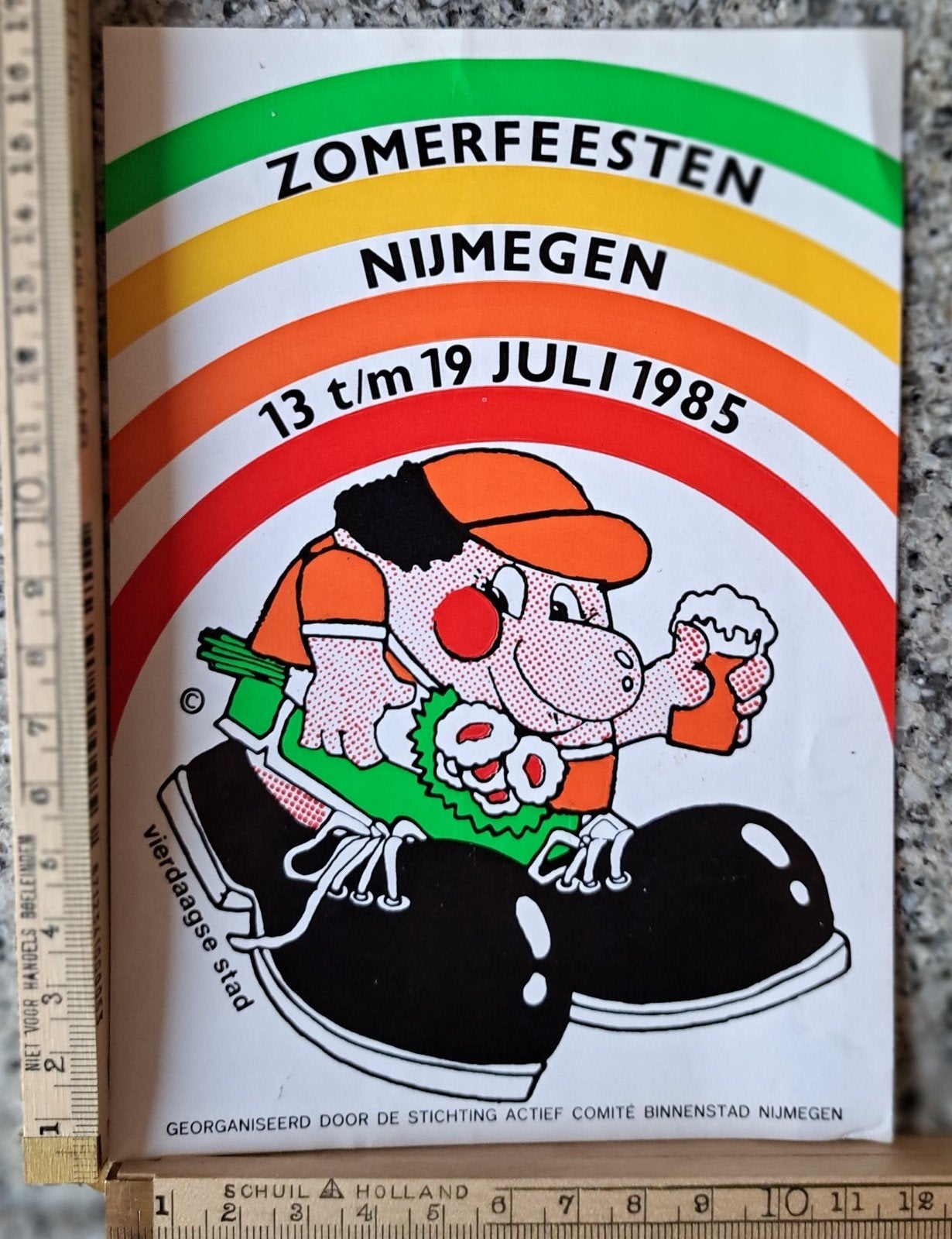 Vintage sticker zomerfeesten Nijmegen vierdaagse juli 1985, Ophalen of Verzenden, Zo goed als nieuw, Bedrijf of Vereniging