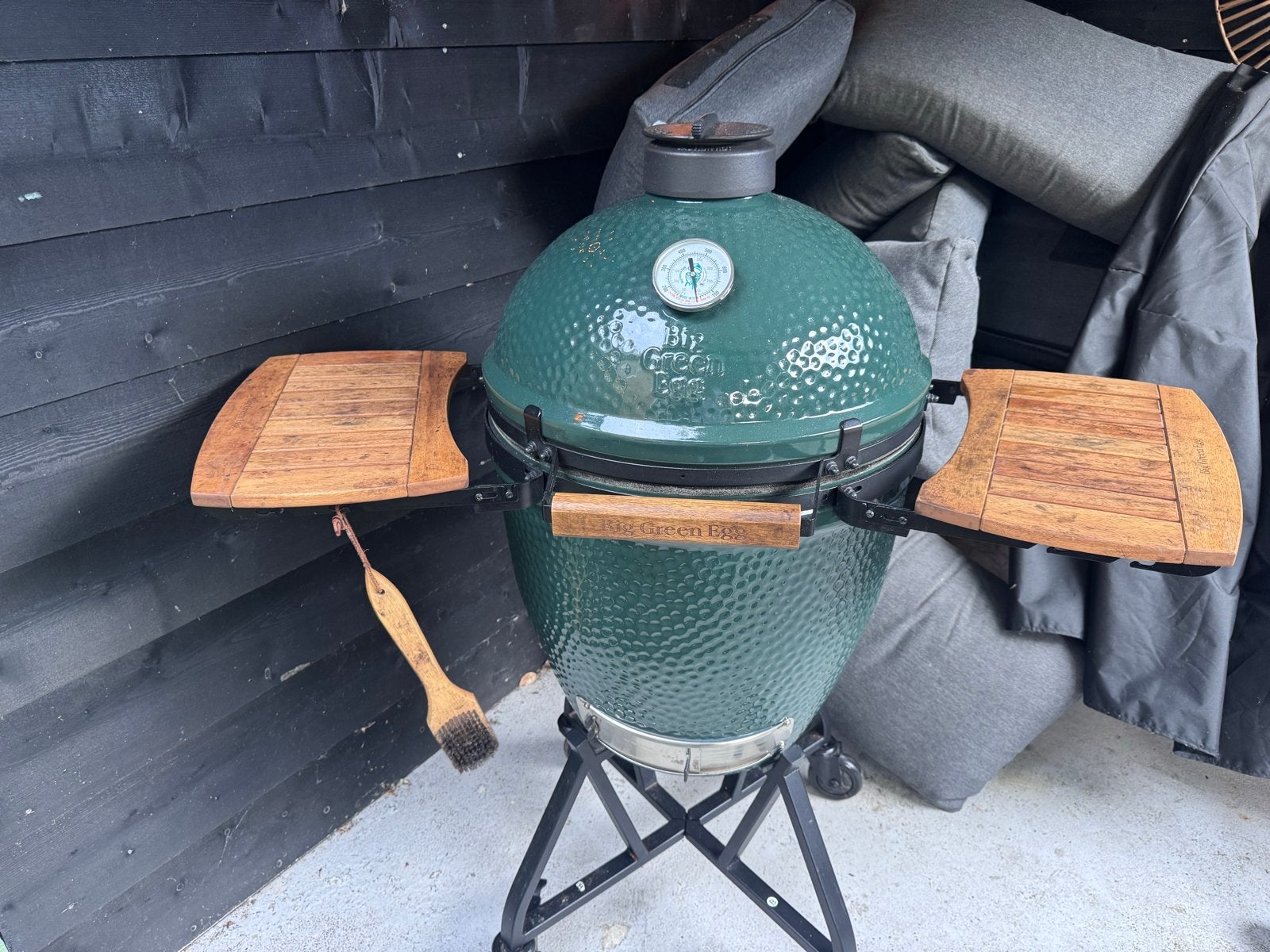 Big Green Egg Large met onderstel en accessoires, Tuin en Terras, Houtskoolbarbecues, Ophalen, Zo goed als nieuw