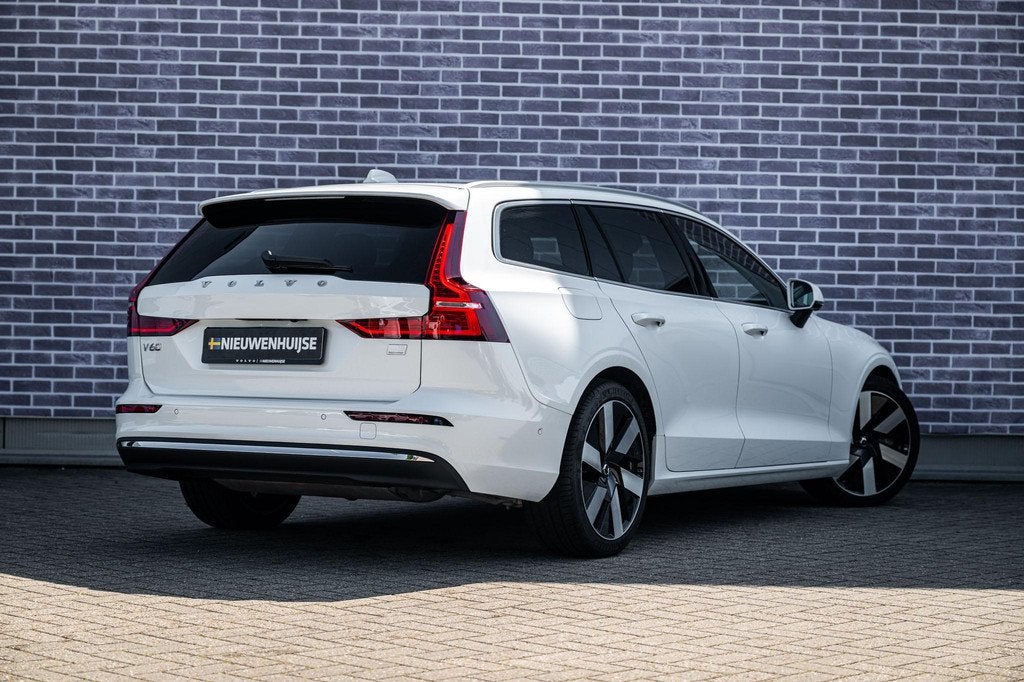 Volvo V60 2.0 T8 Plug-in hybrid AWD Ultimate Bright | Adapti, 12 maanden, Euro 6, 4 cilinders, 180 min