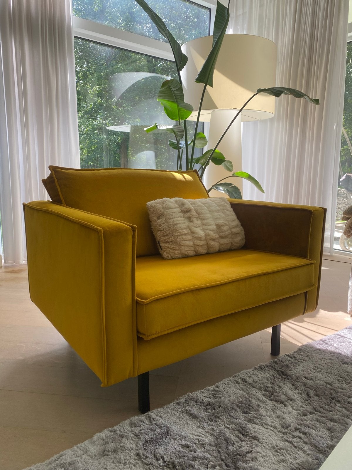 Stijlvolle okergele fauteuil - Zo goed als nieuw, Huis en Inrichting, Fauteuils, Ophalen, Loveseat, 75 tot 100 cm, Zo goed als nieuw