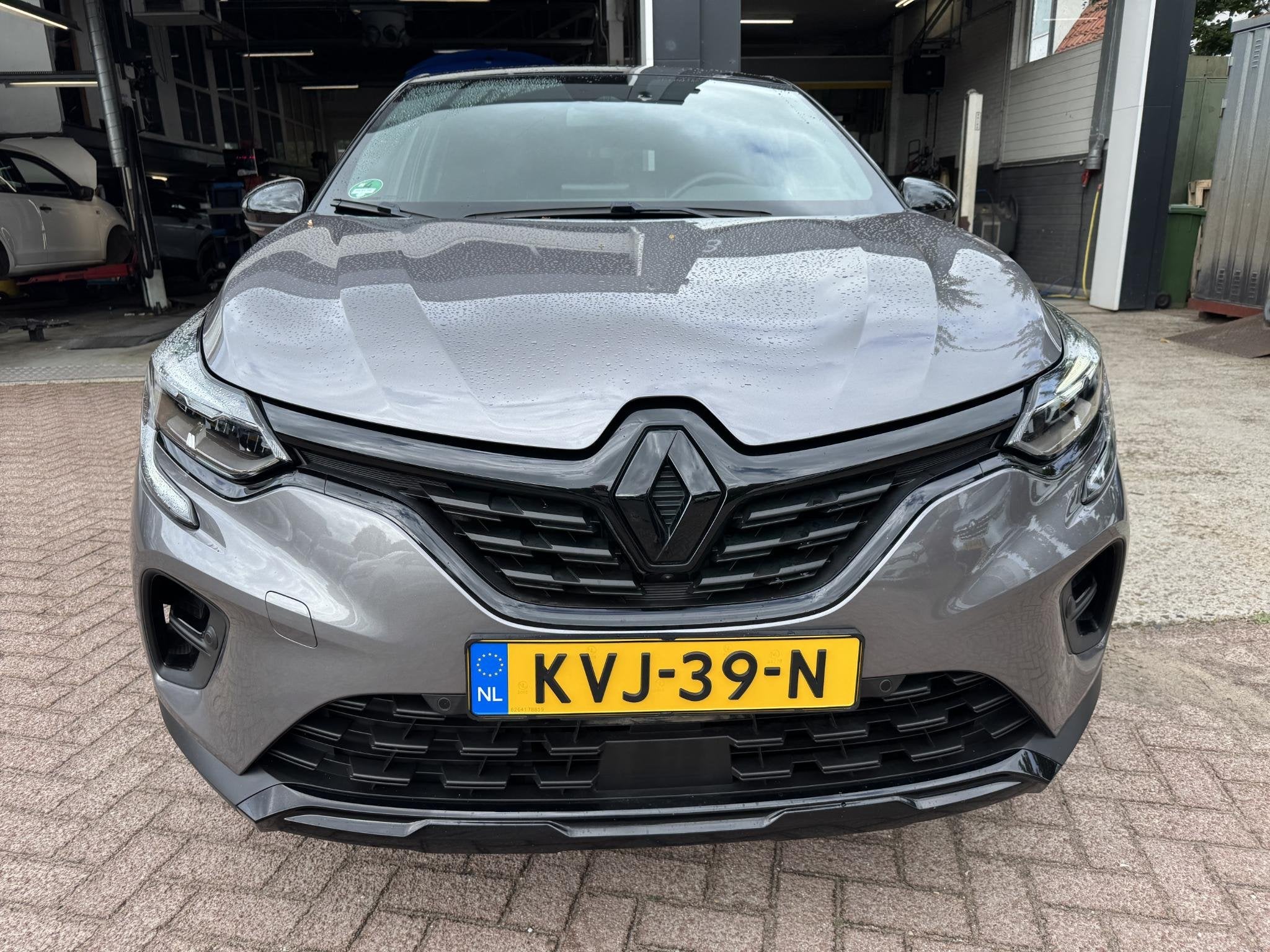Renault Captur 1.6 E-Tech Plug-in Hybrid 160 Rive Gauche, 77 km/l, Gebruikt, 4 cilinders, Leder en Stof