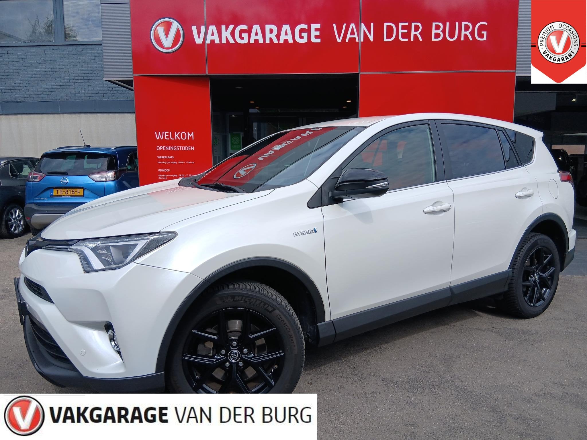 Toyota RAV4 2.5 Hybrid Black Edition, Auto's, Toyota, 12 maanden, Gebruikt, Euro 6, Wit