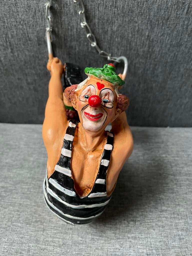 Hangende Clown aan ringen, Verzamelen, Beelden en Beeldjes, Ophalen of Verzenden, Zo goed als nieuw, Fantasy