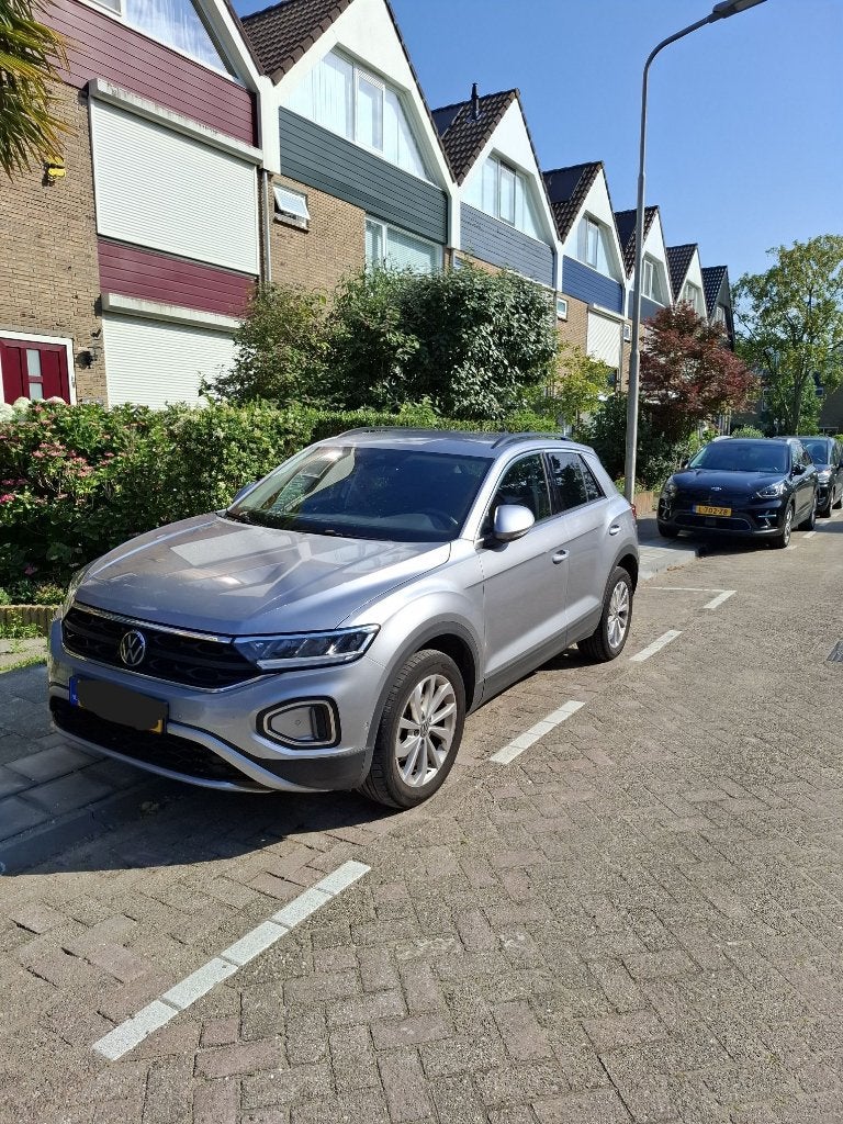 VW T-Roc 1.0 TSI - Private Lease overname - Korte looptijd!, Voorwielaandrijving, Stof, Zwart, Parkeersensor
