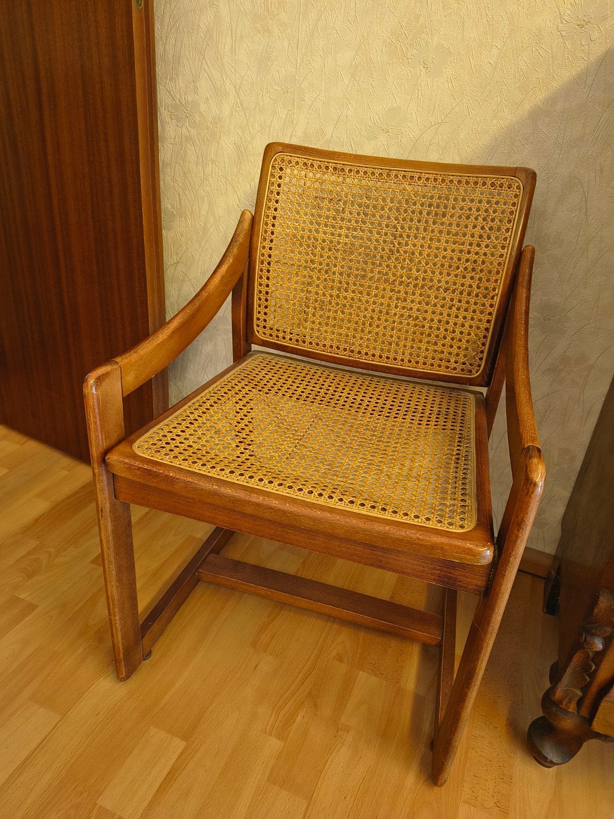 2 Eikenhouten vintage stoelen met rotan zitting, Antiek en Kunst, Ophalen