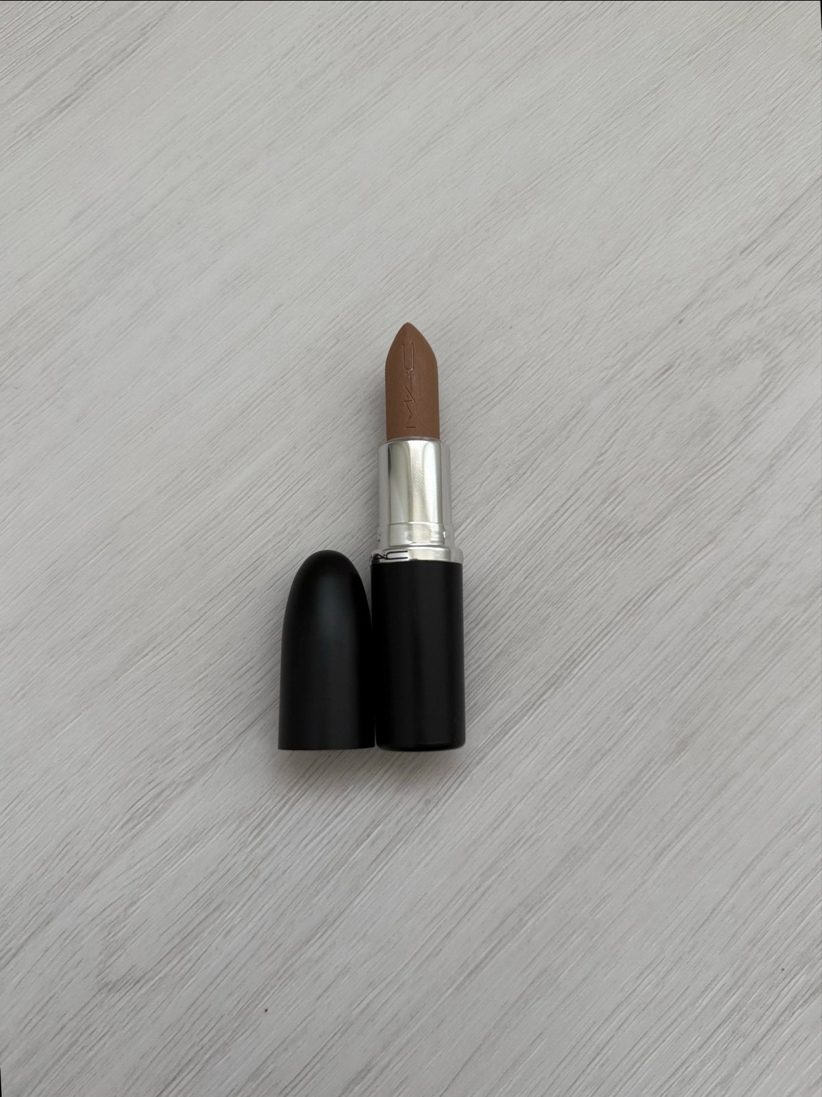 MAC Lippenstift Kleur Folio - Matte Finish, Lippen, Bruin, Ophalen of Verzenden, Zo goed als nieuw