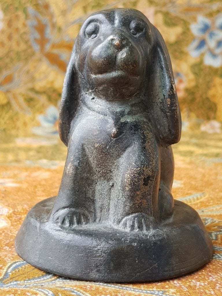 Mooi origineel oud Oosters brons beeldje van een hond 9,5 cm
