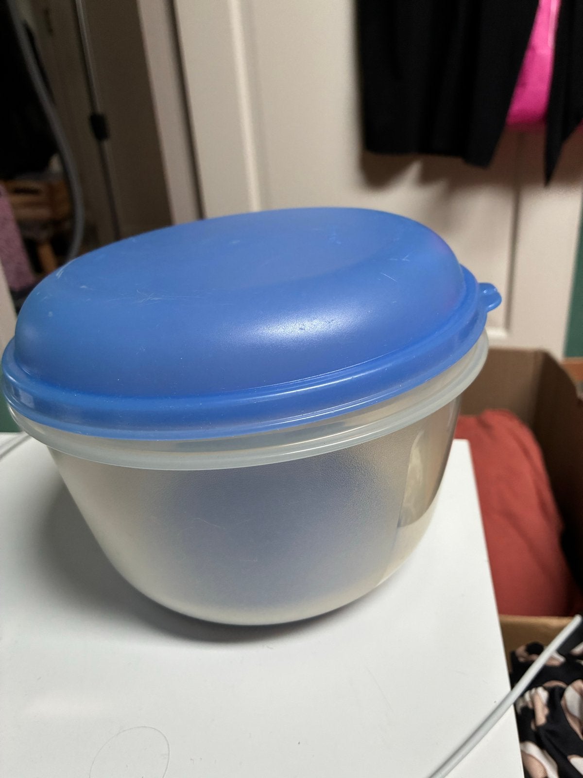 Tupperware slabol met rooster, Huis en Inrichting, Schaal, Zo goed als nieuw, Met deksel, Verzenden