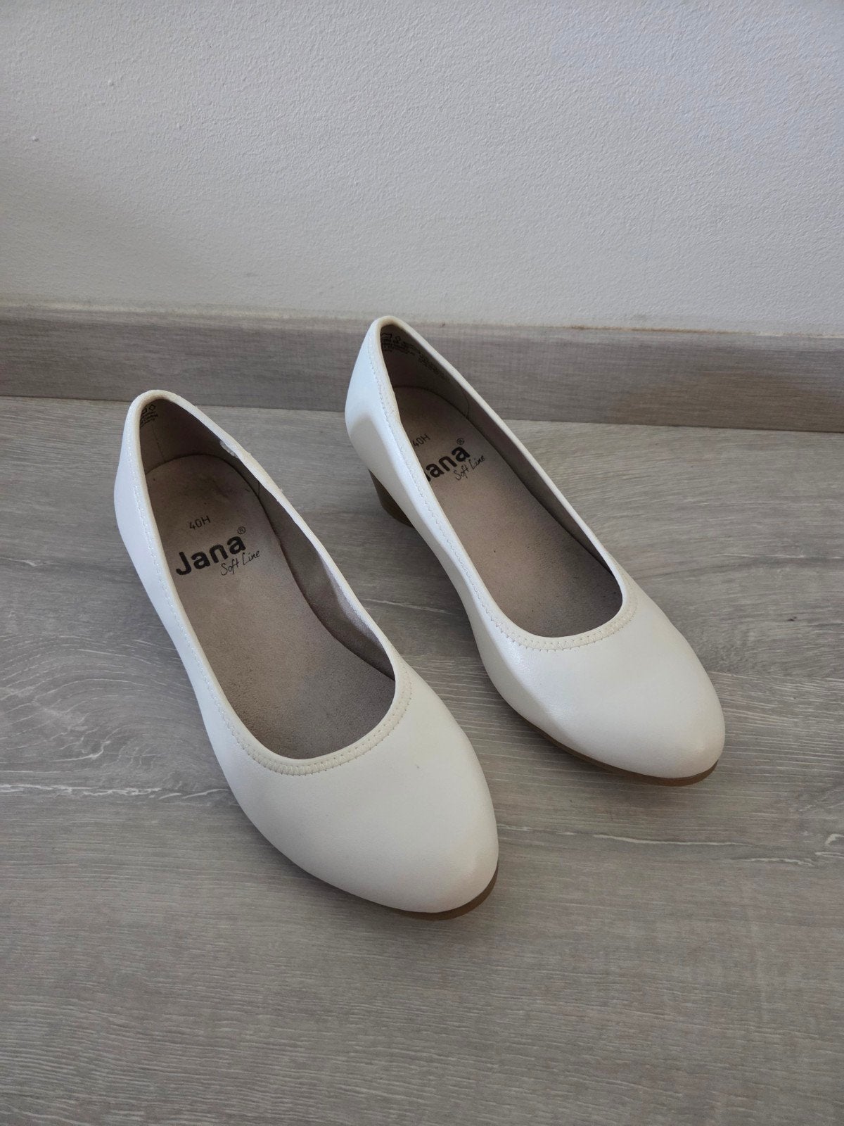 Jana Pumps Maat 40 Gebroken Wit - Z.G.A.N., Wit, Zo goed als nieuw, Ophalen, Jana