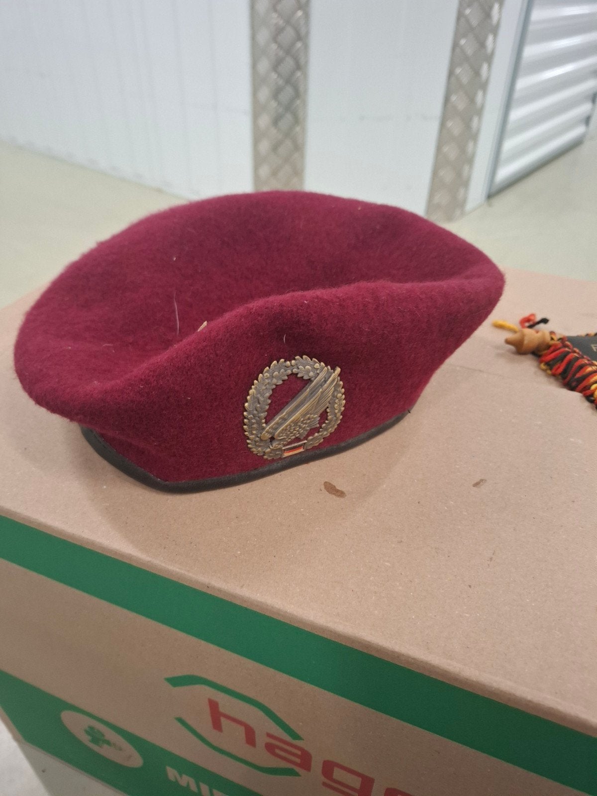 Mil-Tec baret met Duits Fallschirmjäger embleem, Verzamelen, Ophalen of Verzenden, Landmacht, Duitsland, Helm of Baret