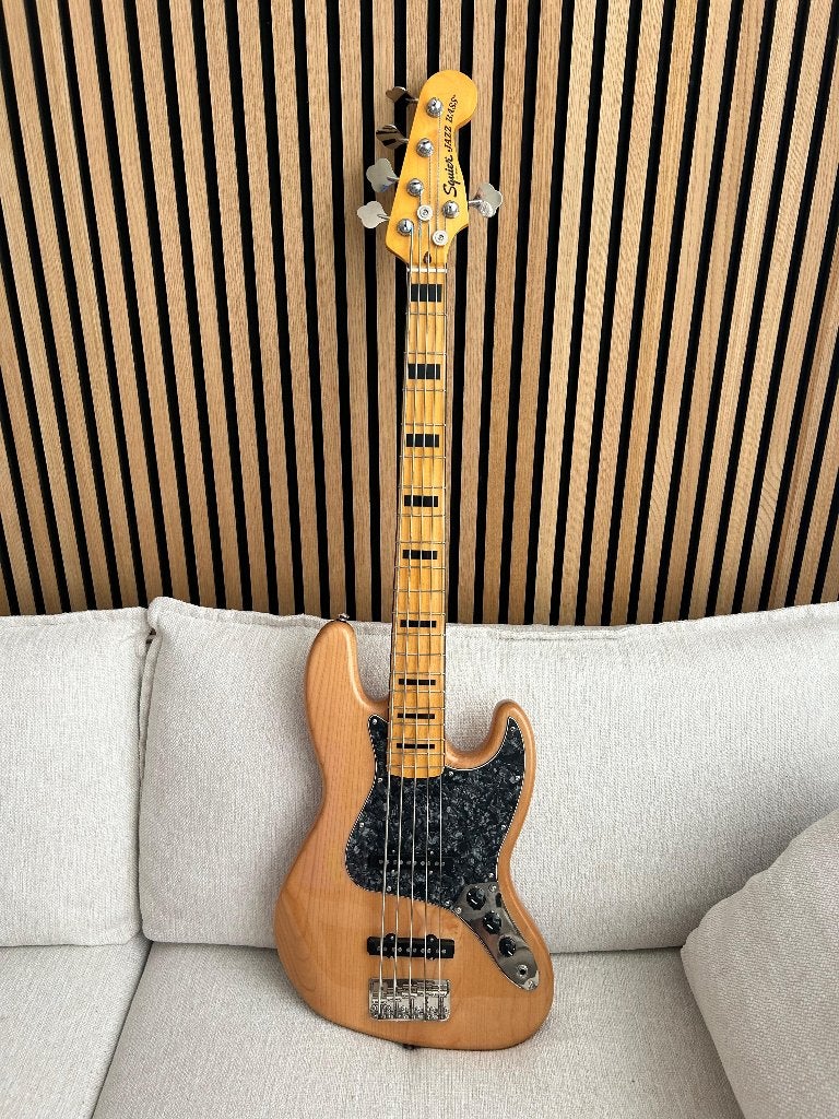 Squier Jazz Bass V 5-snarig + extras, Ophalen, Zo goed als nieuw, Elektrisch, 5-snarig