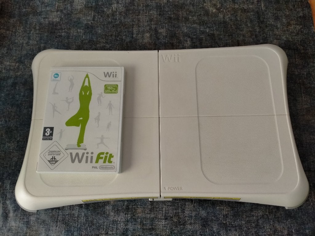wii fit met balanceboard nintendo wii, Ophalen, 1 speler, Zo goed als nieuw, Vanaf 3 jaar