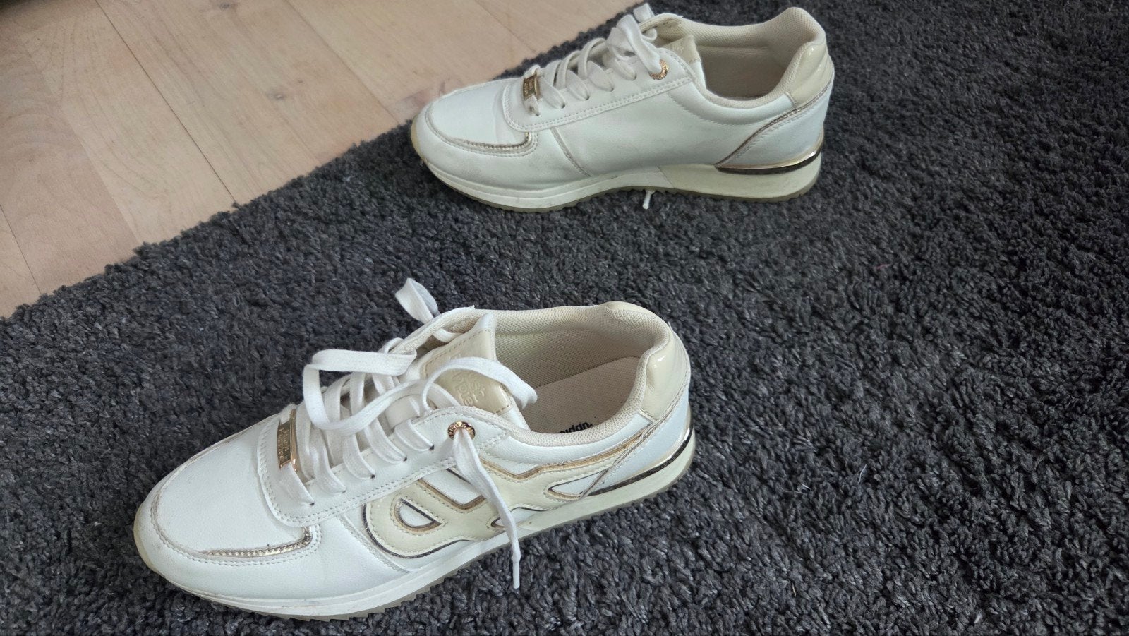 Hush puppies  sneakers maat 39, Wit, Ophalen of Verzenden, Sneakers of Gympen, Gedragen