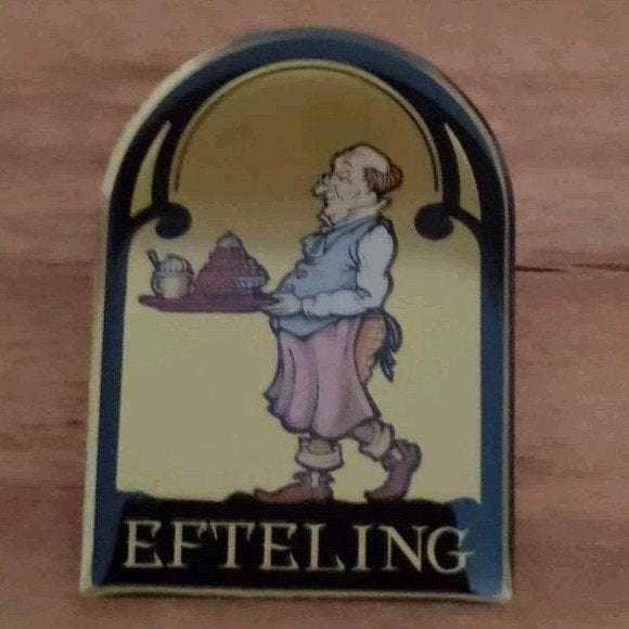 EFTELING SPELDJE PIN - Ober met taart, Verzamelen, Efteling, Ophalen of Verzenden, Nieuw, Button of Speldje