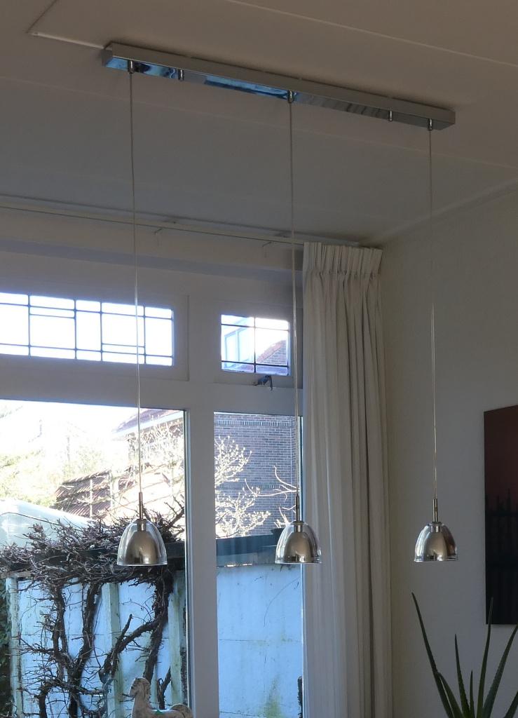 Moderne hanglamp met 3 halogeen spotjes, 91 x 107cm, Huis en Inrichting, Lampen | Hanglampen, Ophalen, Gebruikt, Glas, Modern, strak