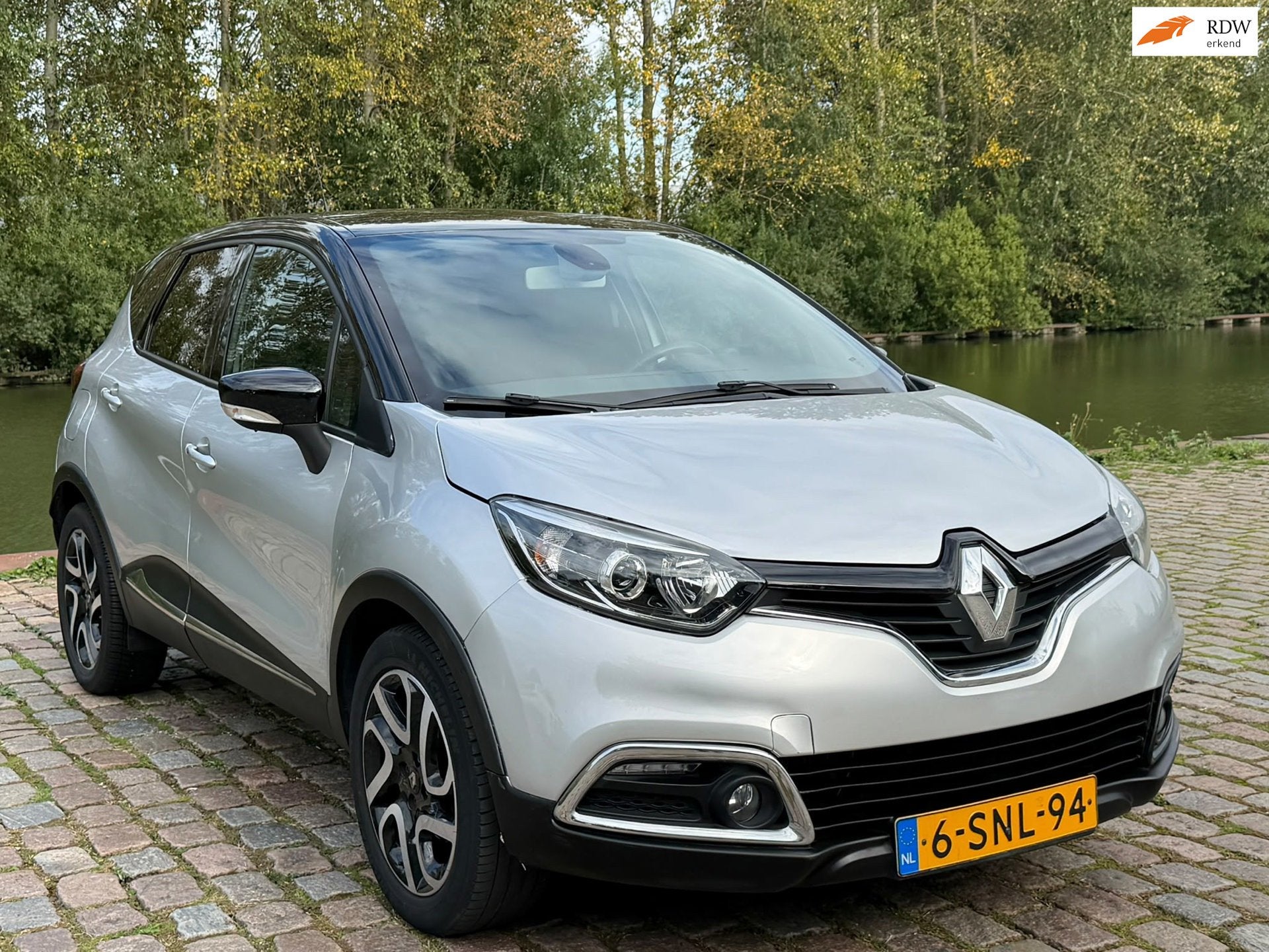 Renault Captur 1.2 TCe Dynamique Automaat achteruit camera c, Auto's, Euro 5, 4 cilinders, Origineel Nederlands, 19 km/l