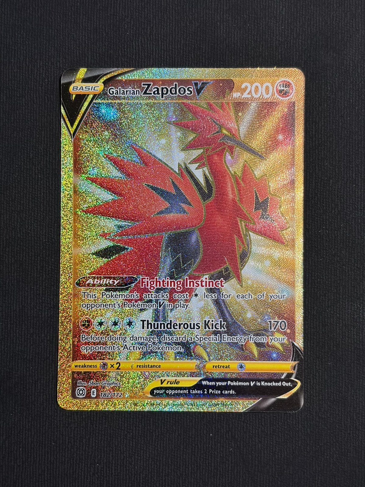 Galarian Zapdos V BRS182 GOLD, Hobby en Vrije tijd, Verzamelkaartspellen | Pokémon, Ophalen of Verzenden, Zo goed als nieuw
