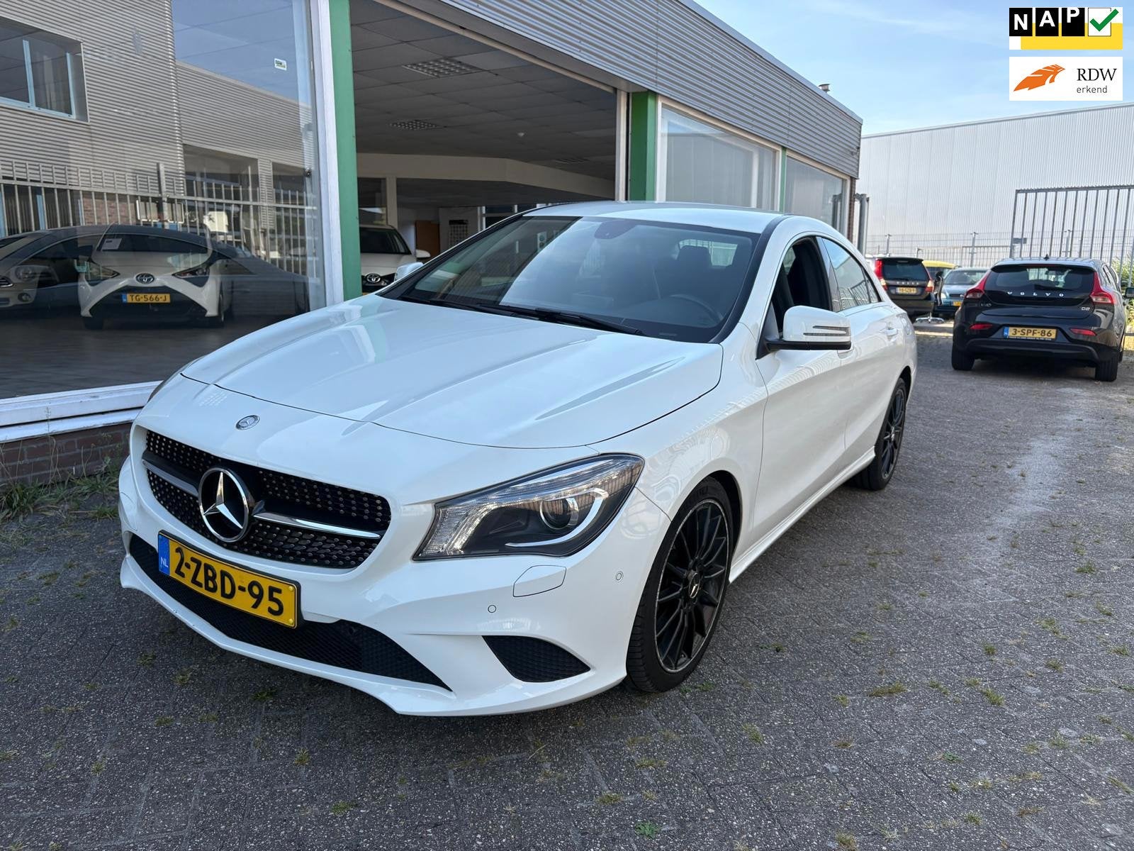 Mercedes-Benz CLA-klasse 180 BlueEFF. Ambition|NL AUTO|NAP|C, Auto's, Voorwielaandrijving, Electronic Stability Program (ESP)