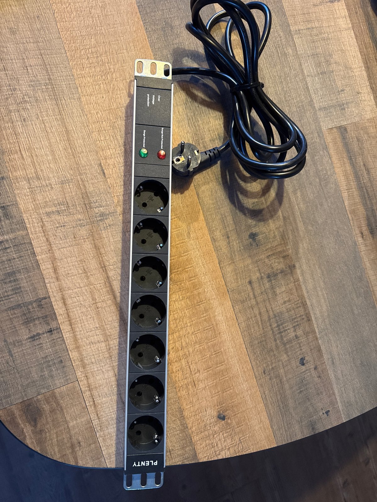 Ratio Electric PDU Stekkerdoos met overspanningsbeveiliging, Ophalen of Verzenden, Zo goed als nieuw, Overige merken, Stekkerdoos