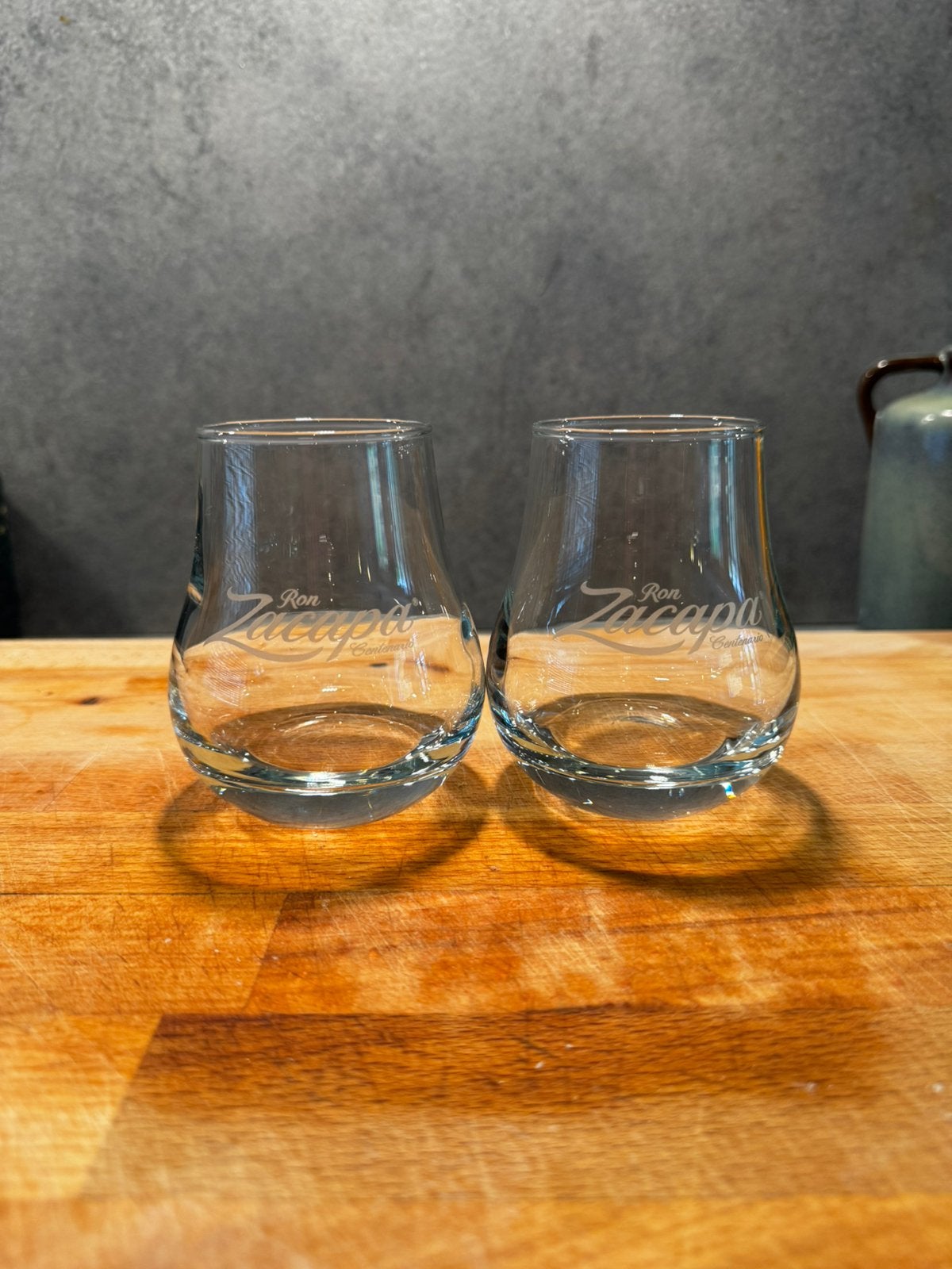 Rum glazen - 2 stuks, Ophalen of Verzenden, Zo goed als nieuw, Borrel- of Shotglas