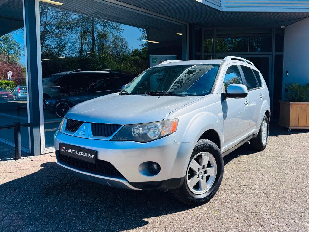 Mitsubishi Outlander 2.4 Intro Edition 2WD Airco* Navi*Trkhk, Voorwielaandrijving, Stof, Zwart, 4 cilinders