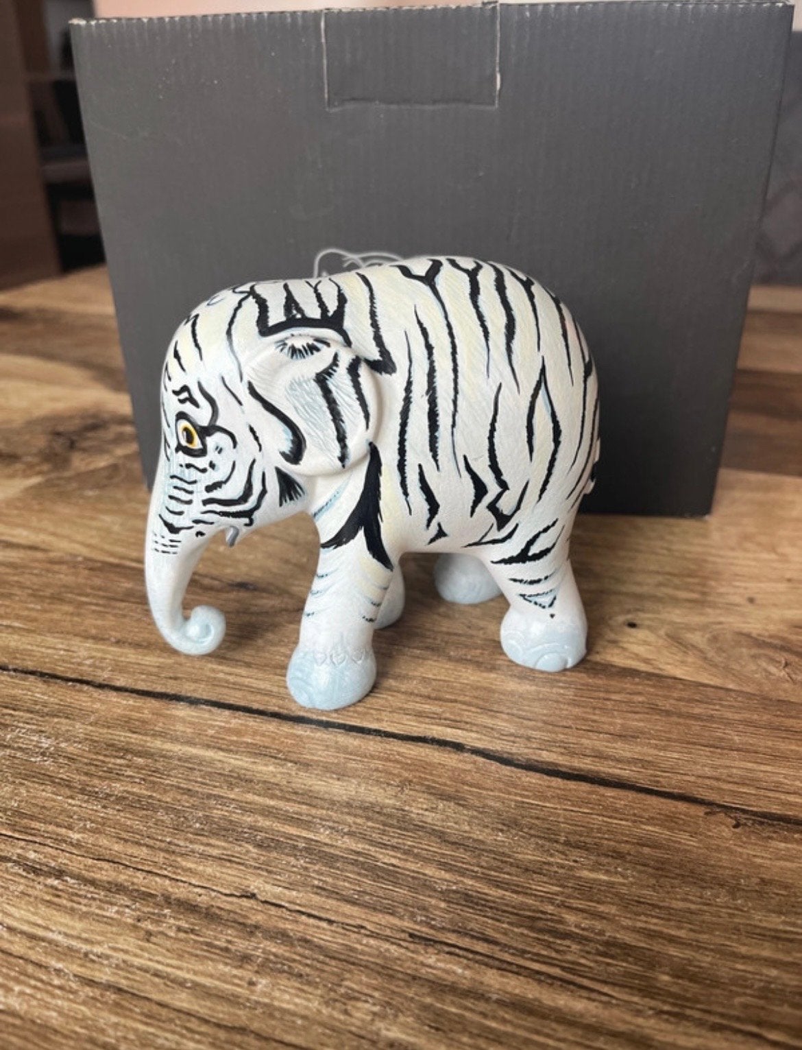 Elephant Parade "White Tiger" 10 cm met certificaat en doos, Verzamelen, Beelden en Beeldjes, Ophalen of Verzenden, Zo goed als nieuw