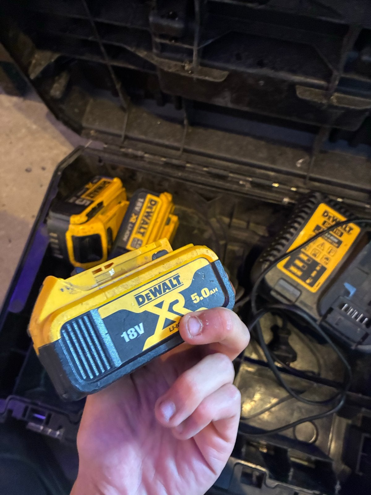 DeWalt Accu Haakse Slijper met 3 Accu's en Lader, Ophalen of Verzenden, Gebruikt