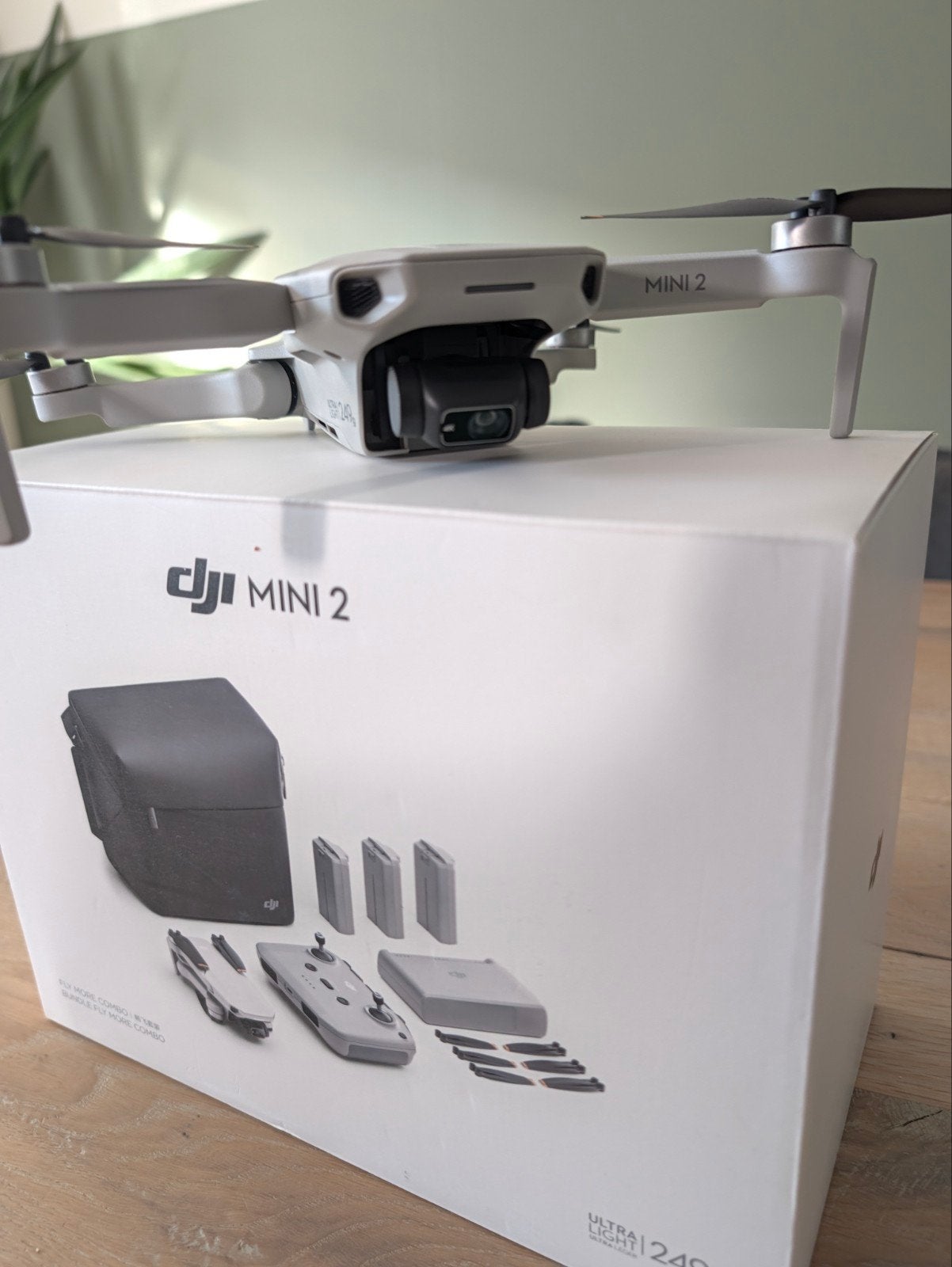 DJI Mini 2 Fly More Combo - Complete Drone Set, 30 tot 45 minuten, Cameradrone, 5 tot 10 kilometer, Ophalen of Verzenden