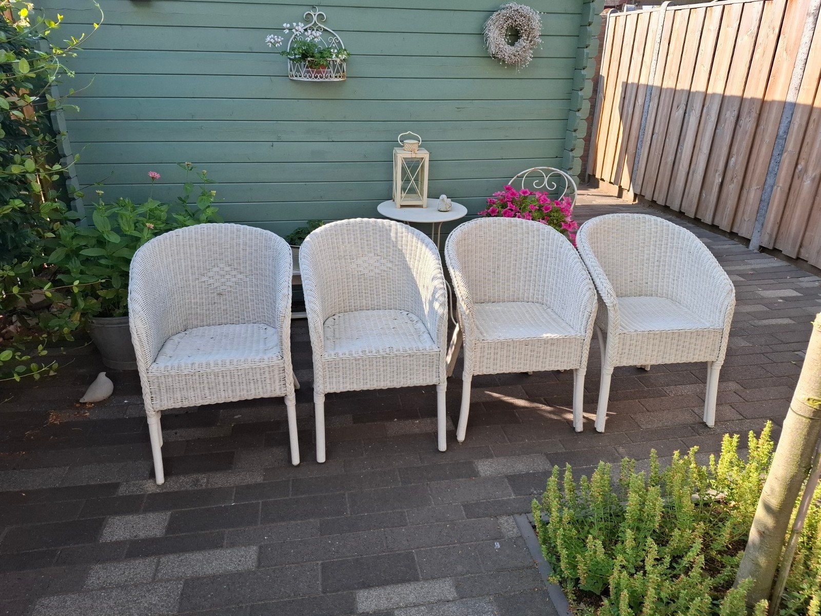 Vier rieten fauteuils / rotan stoelen wit, Tuin en Terras, Tuinstoelen, Ophalen