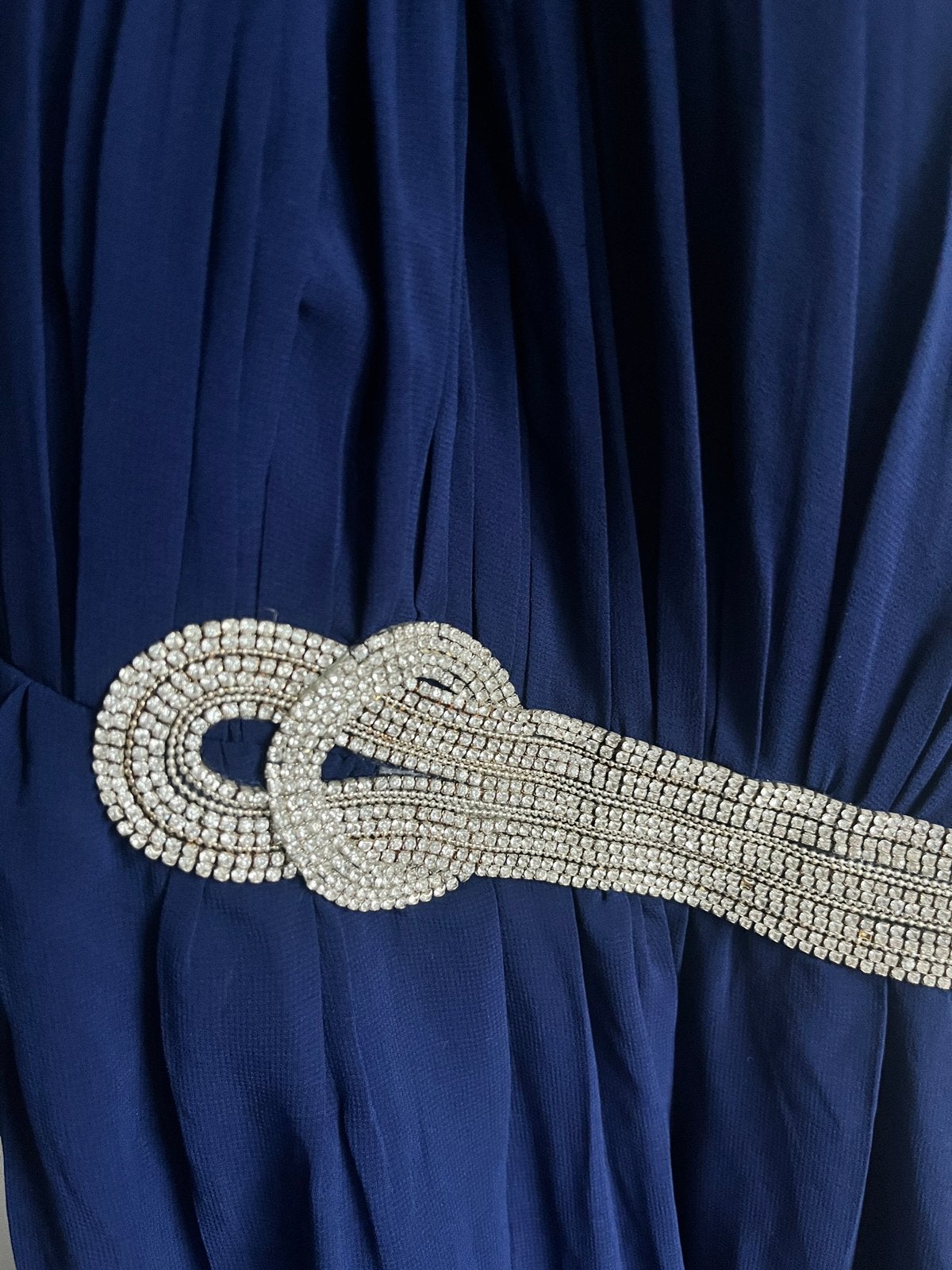 Prachtige donkerblauwe galajurk met zilveren details, Kleding | Dames, Ophalen of Verzenden, Zo goed als nieuw, Blauw, Galajurk
