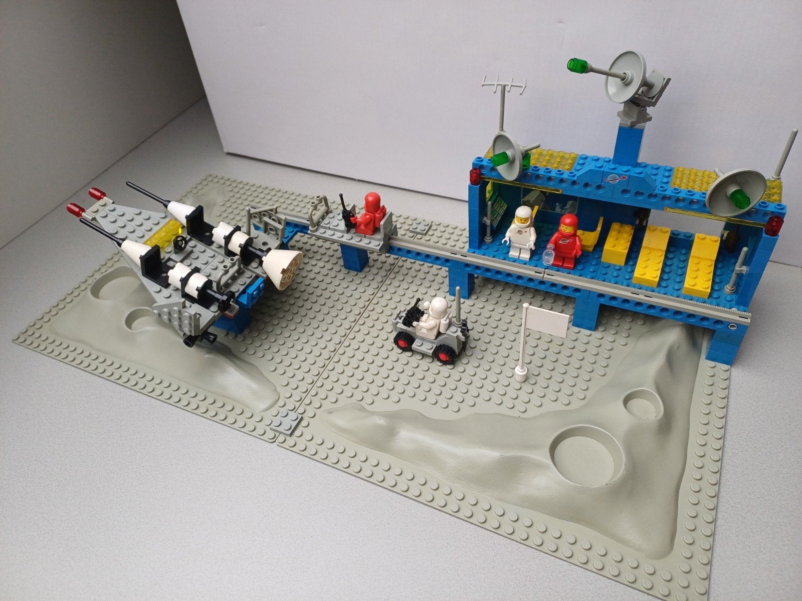 Lego classic space command base 6970, Ophalen of Verzenden, Gebruikt