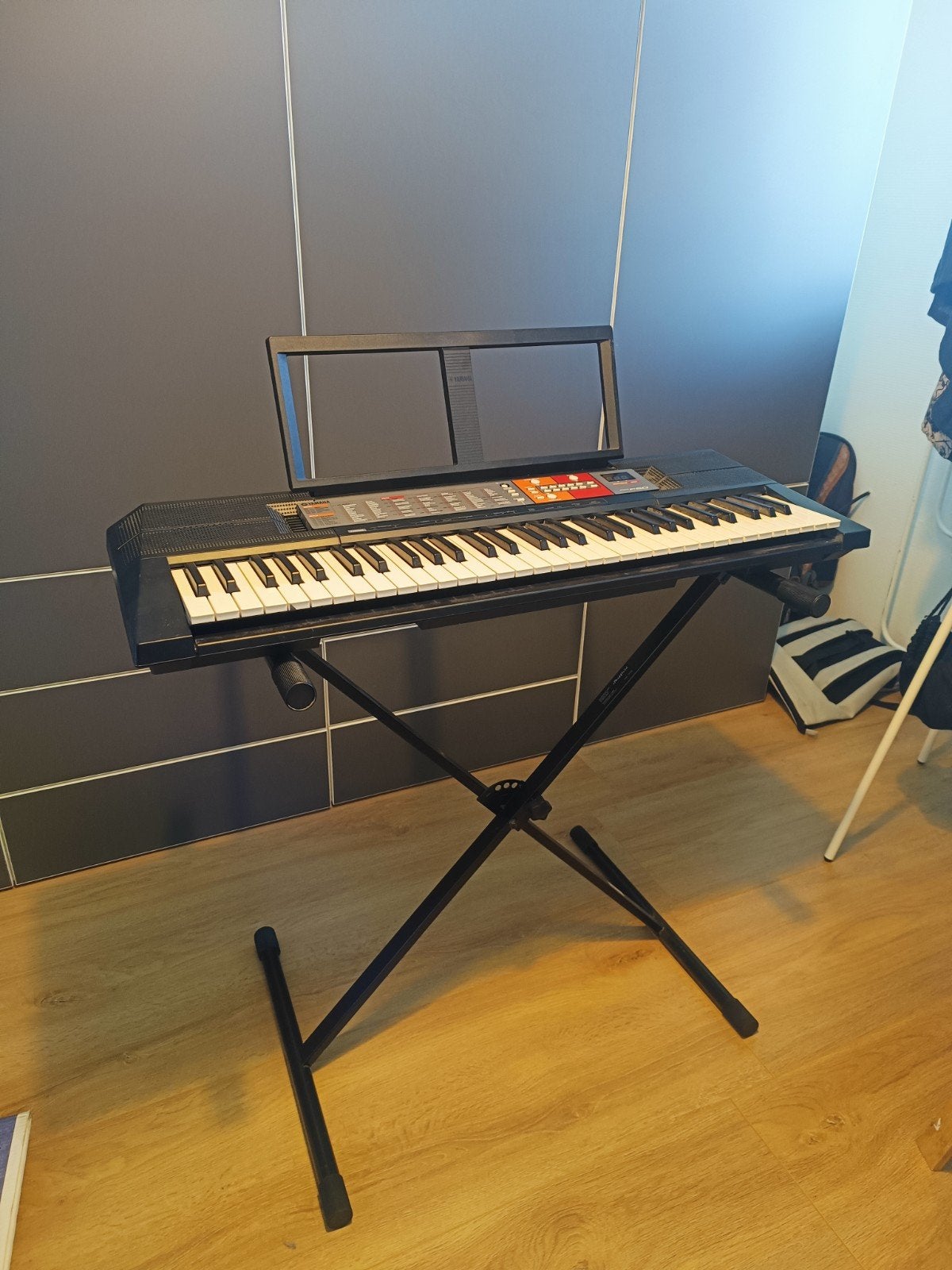 Yamaha PSR-F50 met standaard, Muziek en Instrumenten, 61 toetsen, Yamaha, Ophalen of Verzenden, Zo goed als nieuw