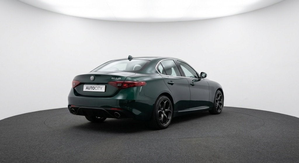 Alfa Romeo Giulia 2.0 Super 200PK Leder l Carplay l Camera l, Automaat, Euro 6, 14 km/l, Bedrijf