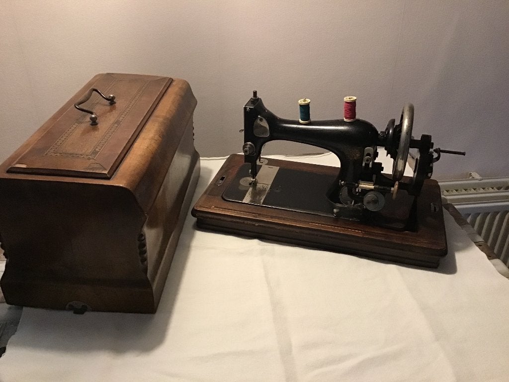 Ouderwetse naaimachine, Ophalen