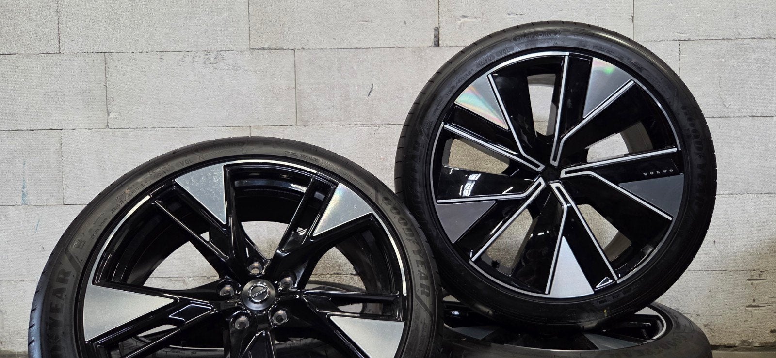 21" Volvo ES90 originele velgen Goodyear zomerbanden demo, 245 mm, Banden en Velgen, Nieuw, V