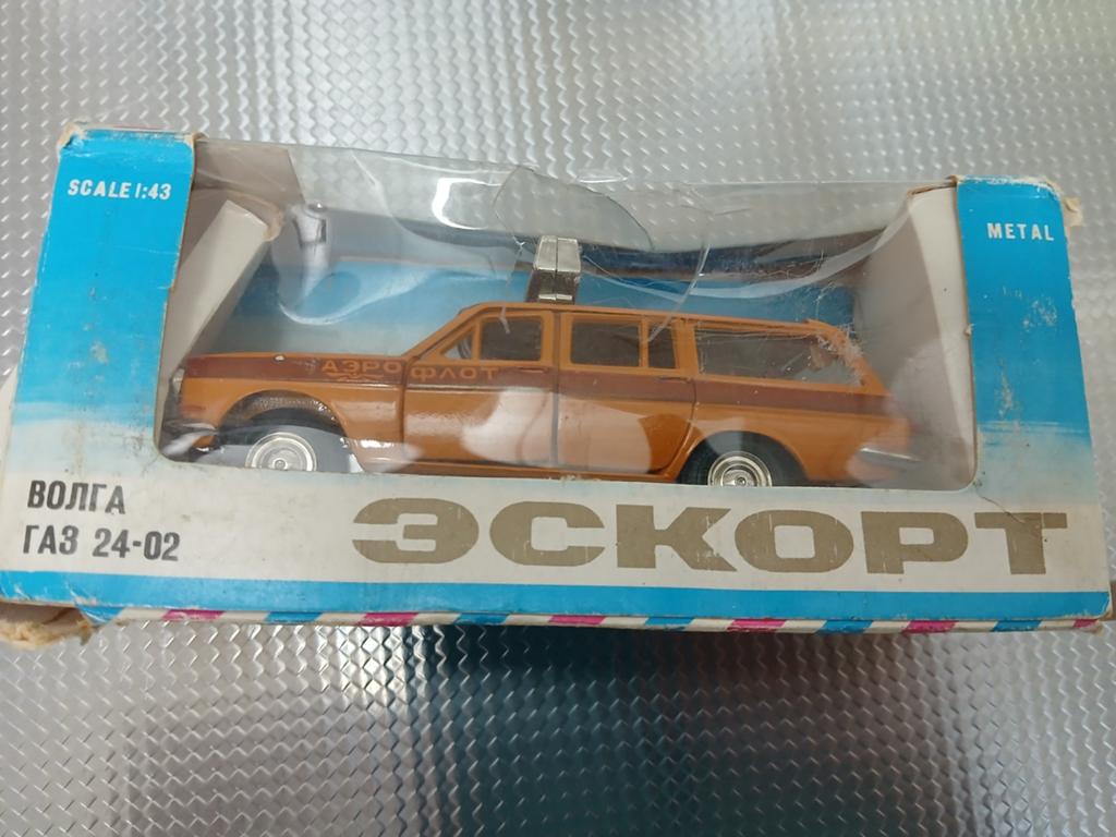 Volga GAZ 24-02 Aeroflot Escort Schaalmodel 1:43 USSR, Ophalen of Verzenden