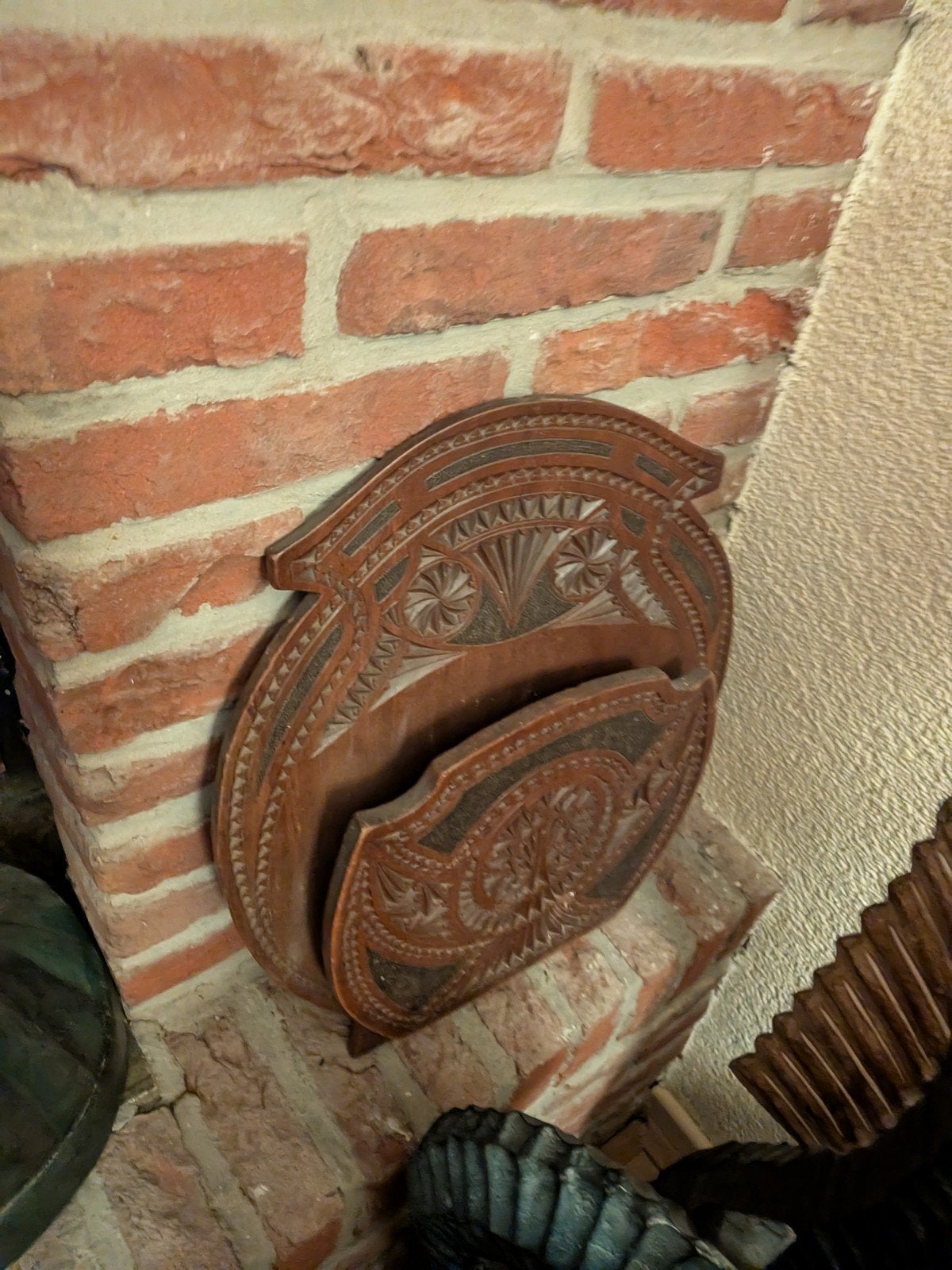 Antieke houten wanddecoratie met houtsnijwerk, Ophalen of Verzenden