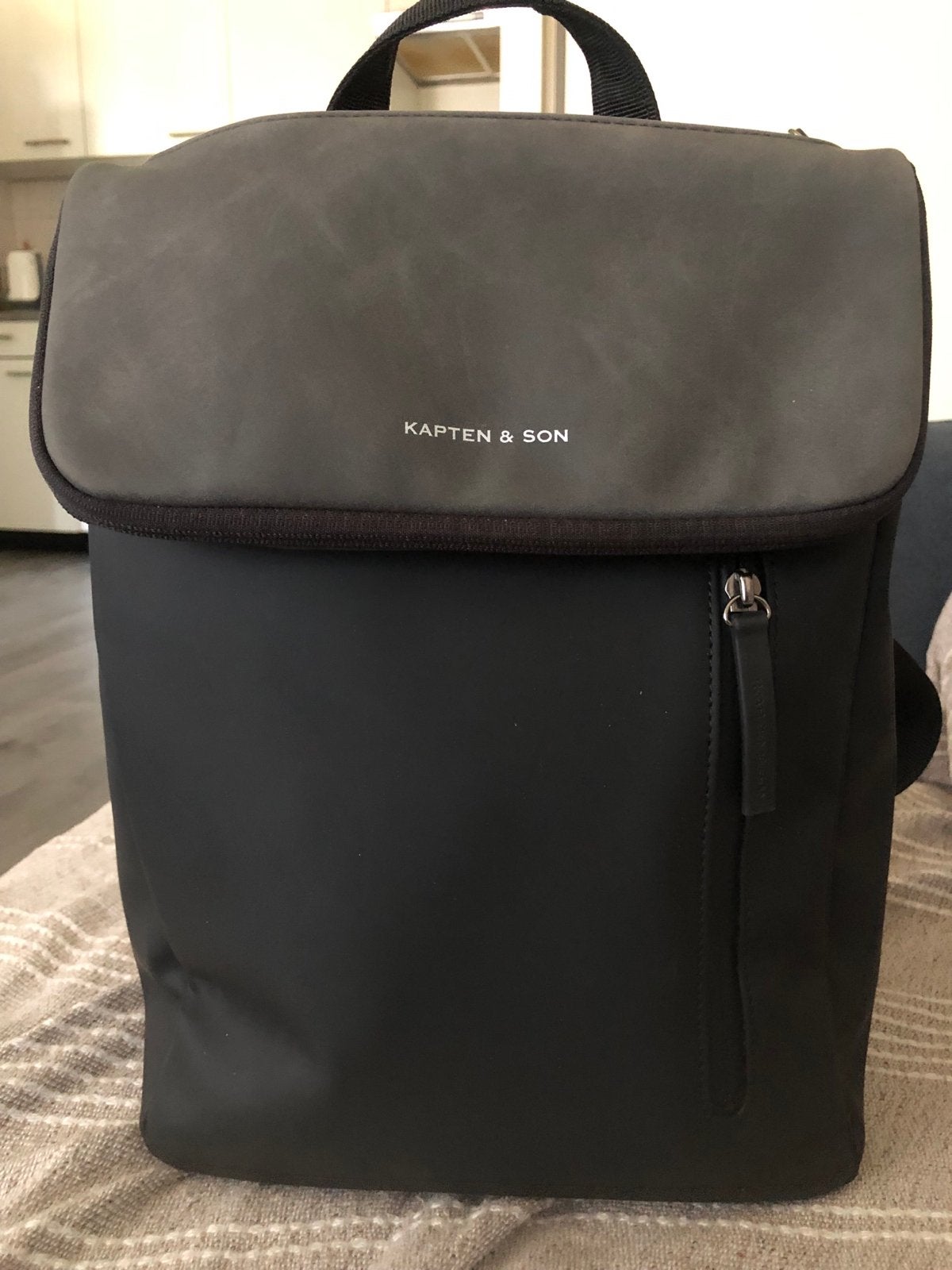 Kapten & Son rugzak - Zwart/Grijs, Ophalen, Zo goed als nieuw, 25 tot 40 cm, Overige merken