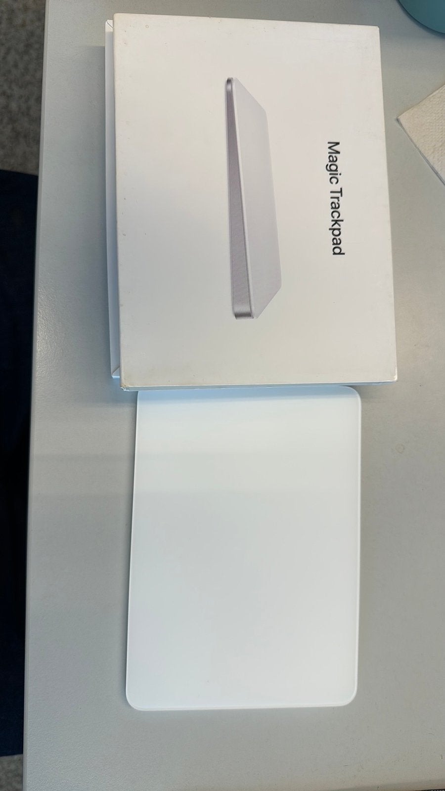 Apple magic trackpad 2024, Computers en Software, Ophalen, Zo goed als nieuw